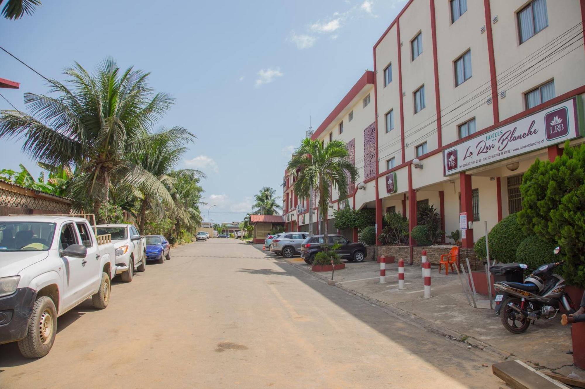 Hotel La Rose Blanche Abidżan Zewnętrze zdjęcie
